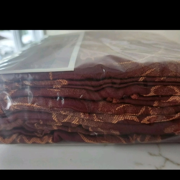 Sandra By Sandra Lee Harvest Entertaining Tablecloth Rust Orange Leaves 60 X 102 - Picture 3 of 4